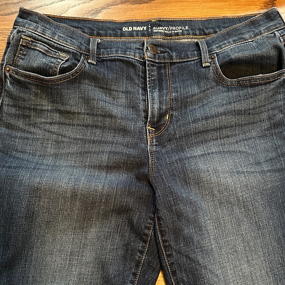 Old Navy Women's Curvy Mid-Rise Jeans in Dark Blue - Picture 5 of 5